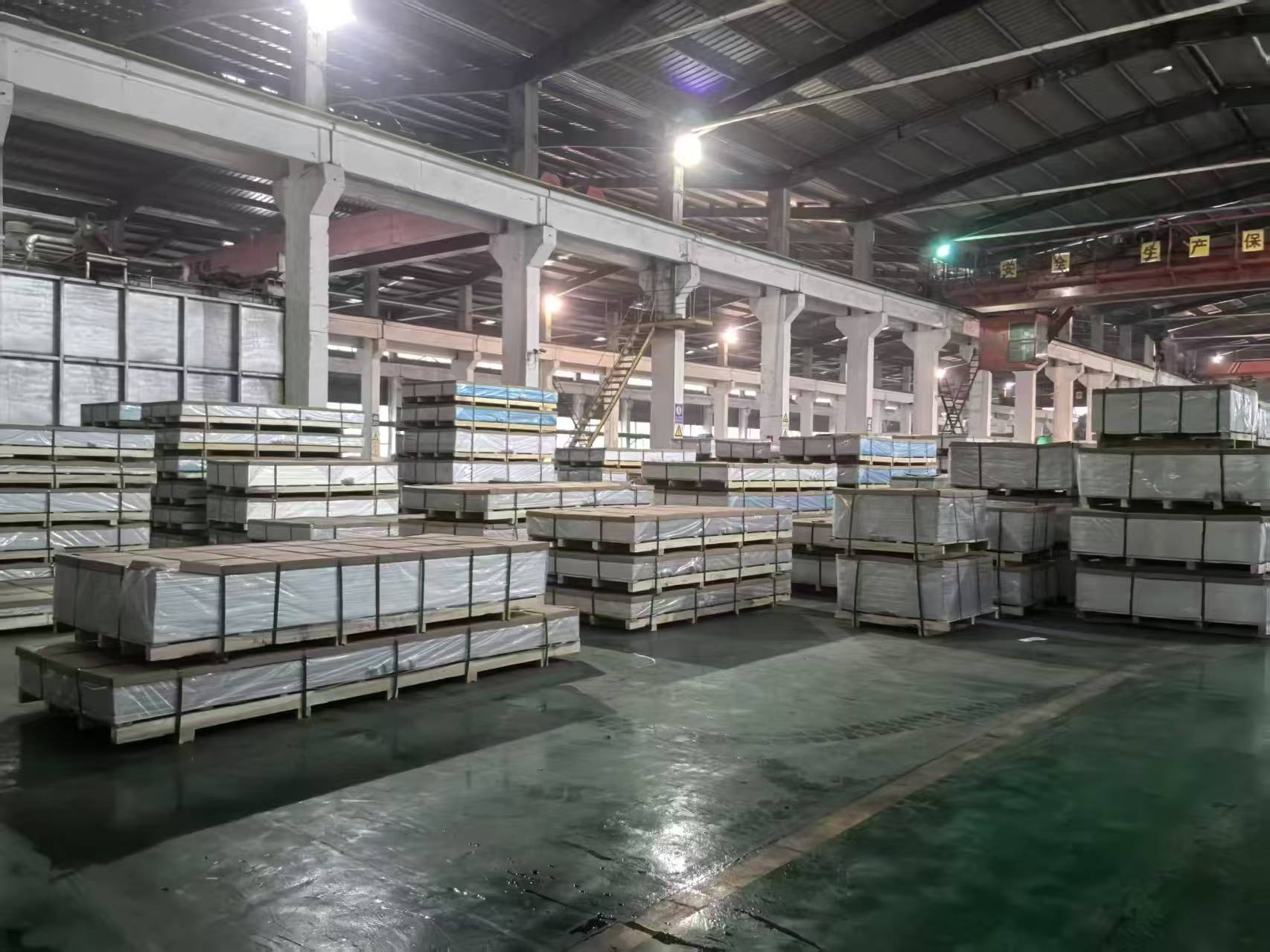 山東熱軋深沖拉伸合金鋁板...