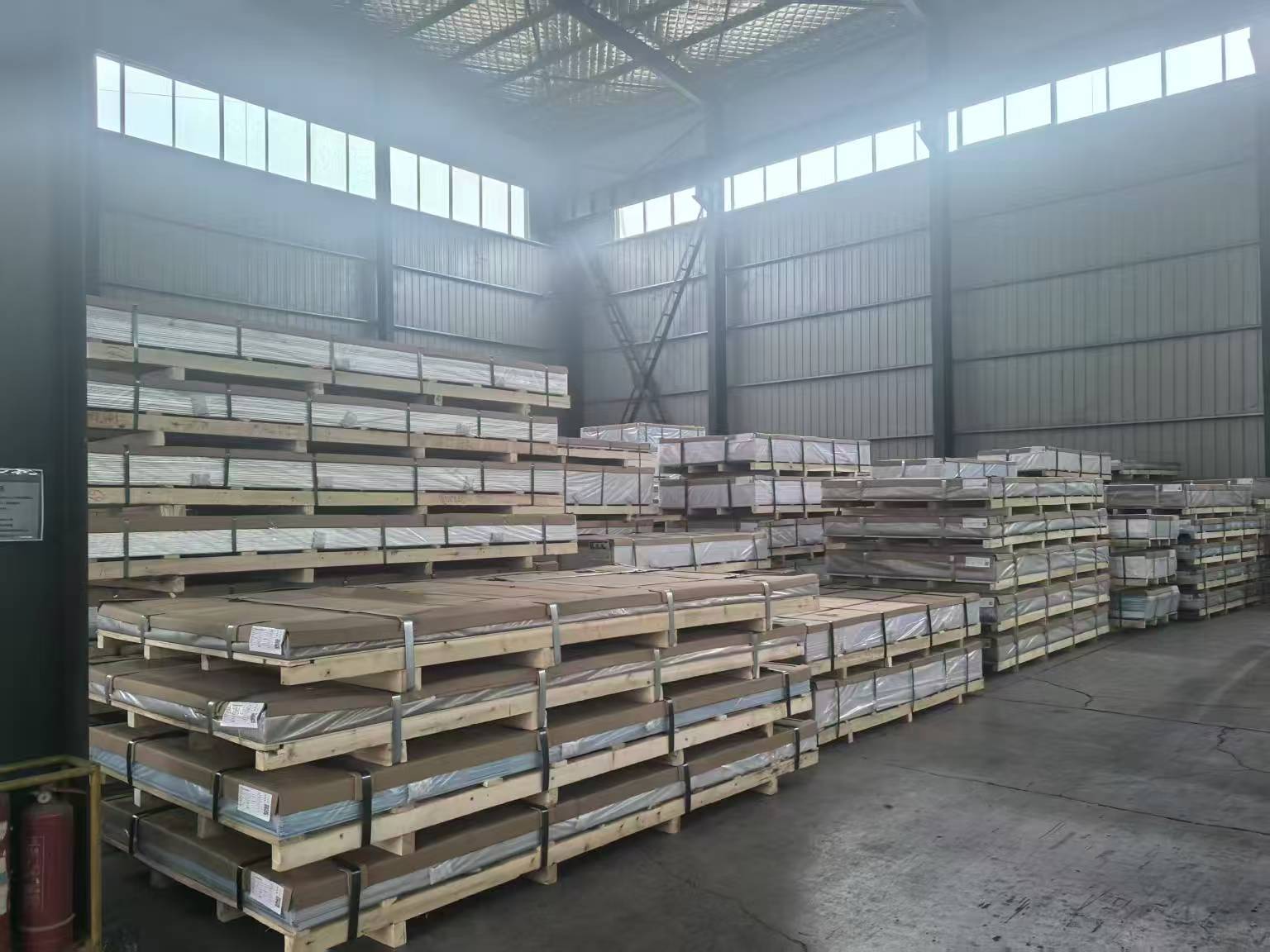 浙江寬厚拉伸合金鋁板，熱...